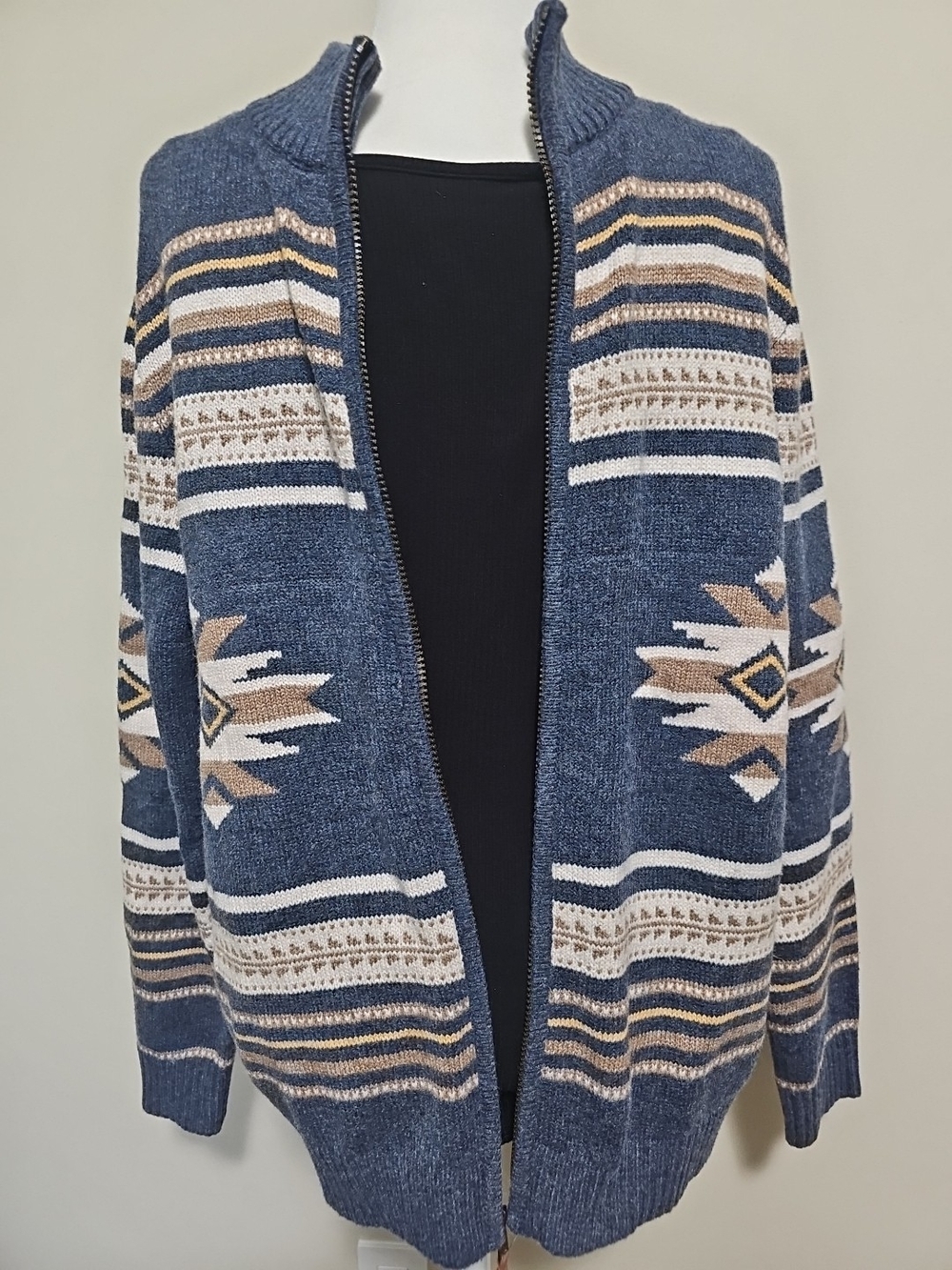 Frye & Co. Men's / Unisex Aztec Zip Up Cardigan